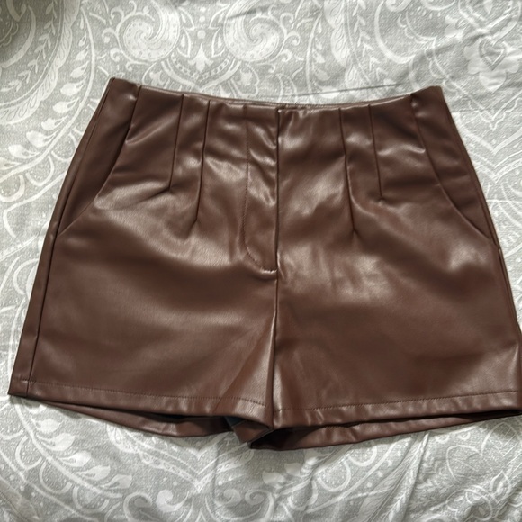 Chocolate leather shorts - Picture 3 of 4